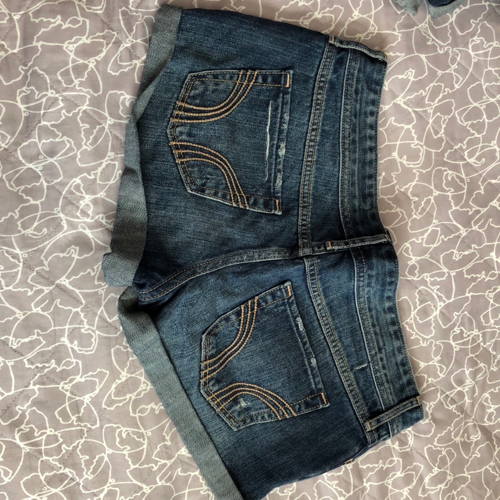 NEVER WORN Hollister short short low rise